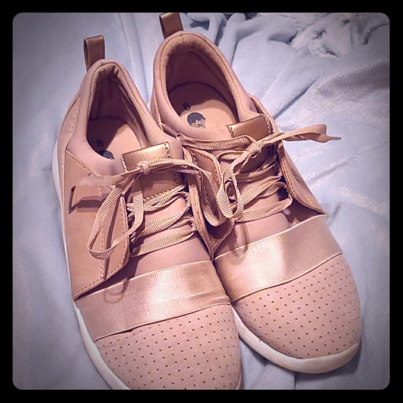 big buddha tennis shoes